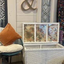 Vintage Wicker chest