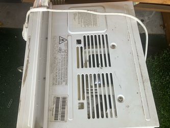 Hisense, white, medium sized, single room