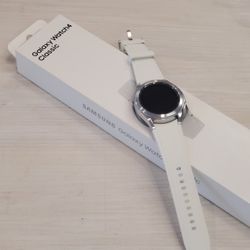 Samsung Watch 4 Classic 42MM LTE NEW - Buy in full or from $1 Today and the rest later 🤗