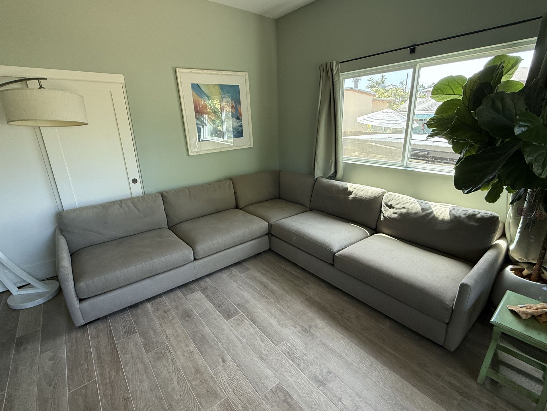Sectional Crate & Barrel Couch 12’x12’