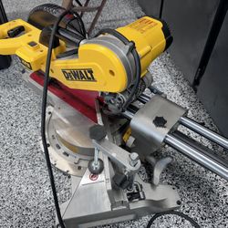 DEWALT 12 inch Miter Saw Double Bevel Sliding Compound