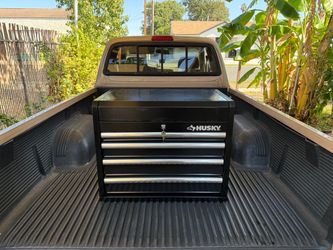 HUSKY Tool Storage 5-Drawer Gloss Black Top Tool Chest **Has some surface scuffs**