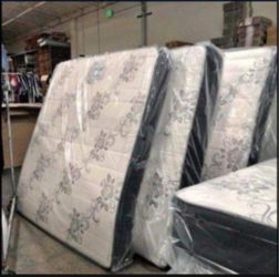 King Mattress and Boxspring / COLCHONES NUEVOS DELUXE