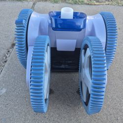  4-Wheel Suction Cleaner Hayward AquaNaut 400