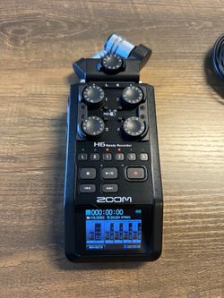 Zoom H6 Handy Recorder PLUS accessories and bag