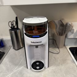 Baby Brezza Formula Pro Advanced – Works – Clean