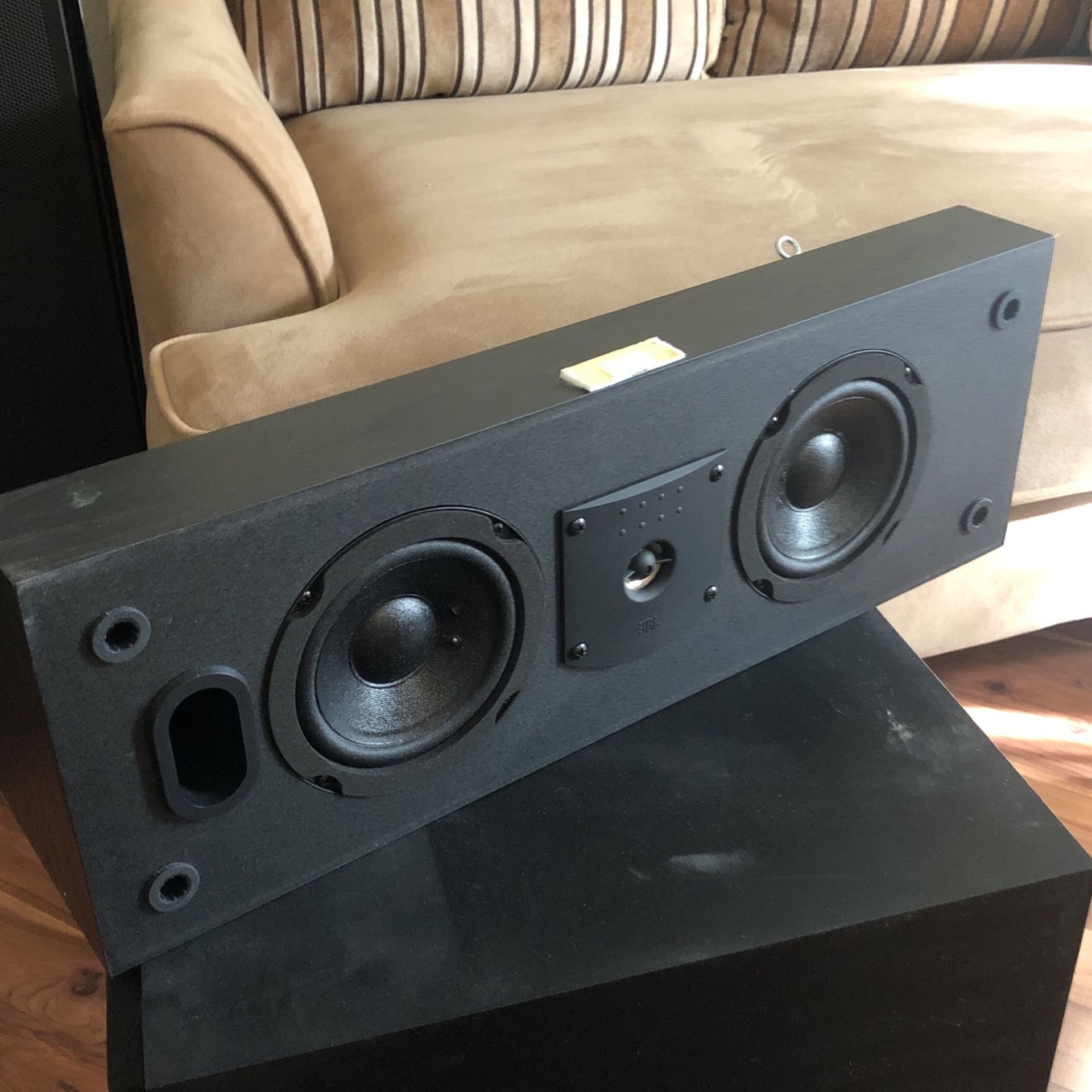 JBL SC305 Center Speaker Great Condition Bose Mackie Marantz QSC