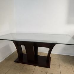 Free chair and Modern Glass Dining Table – Solid Wood Base – Elegant