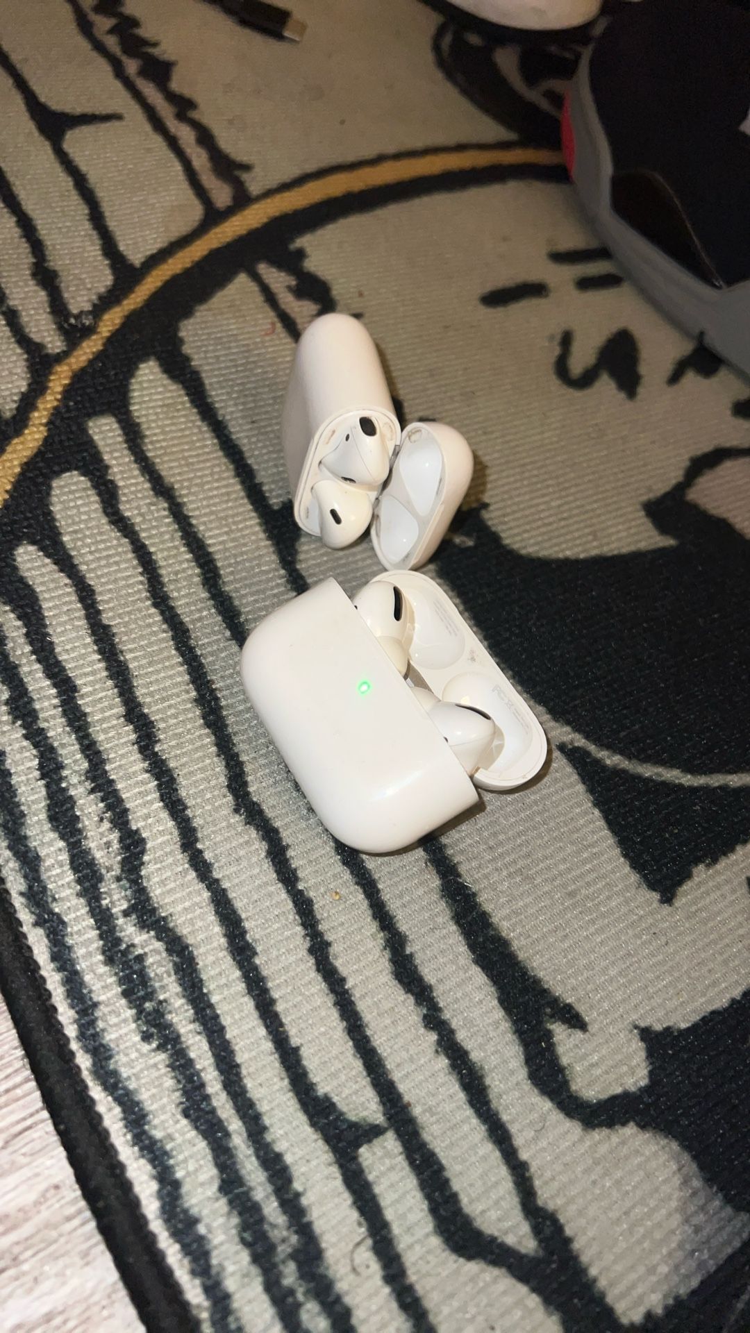 Airpods Pro & AirPods 2nd Gen