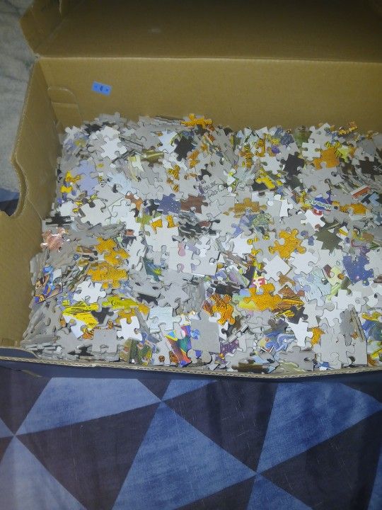 Bunch Of Puzzles Over 5000 Peices