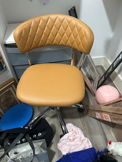 Desk chair