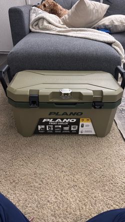 Plano Frost 32-Quart Cooler