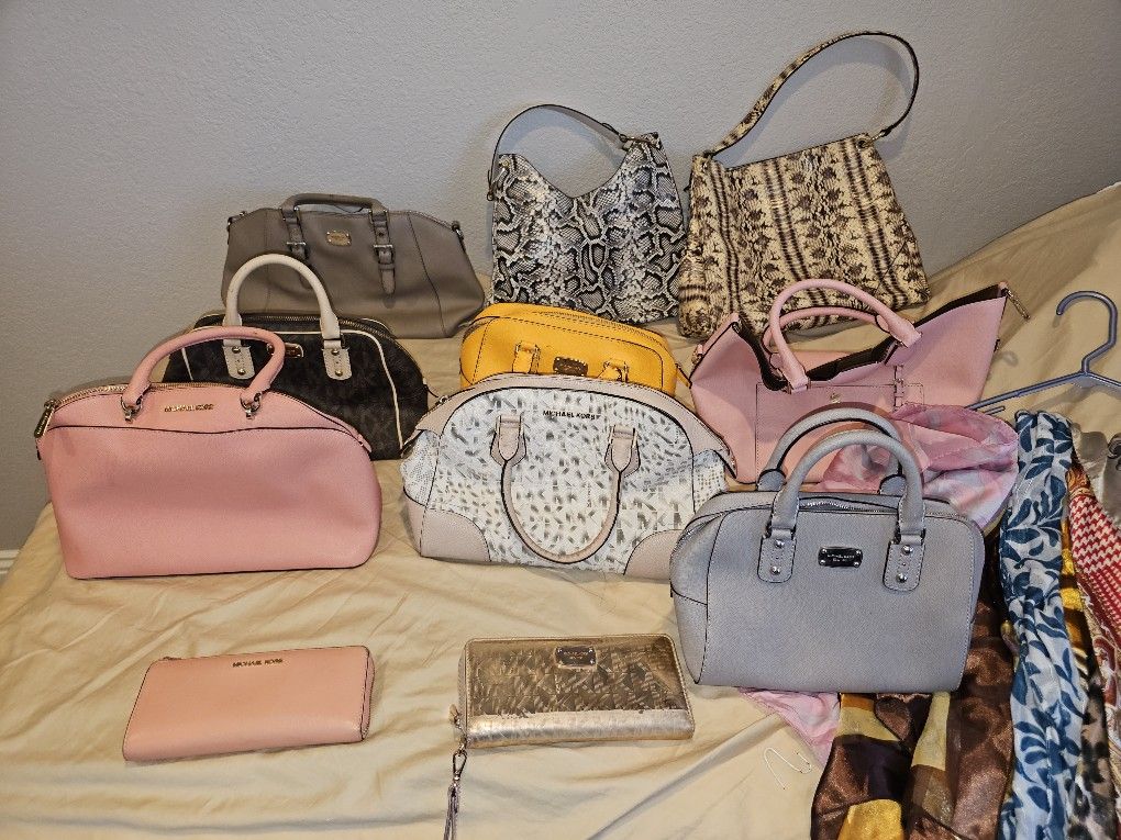 11 Michael Kors Purses