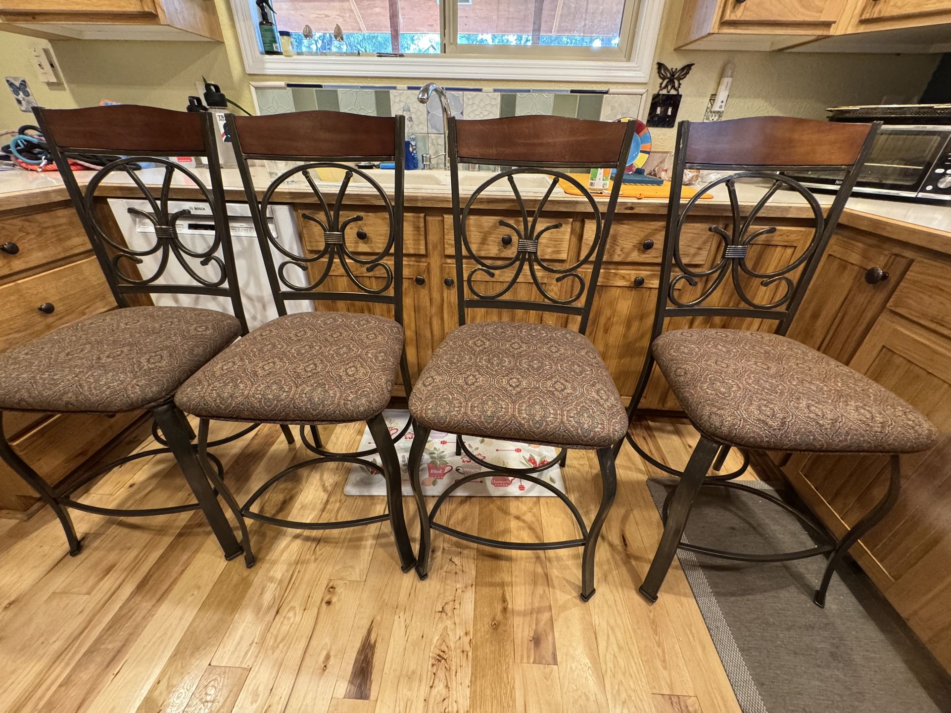 4 Barstools