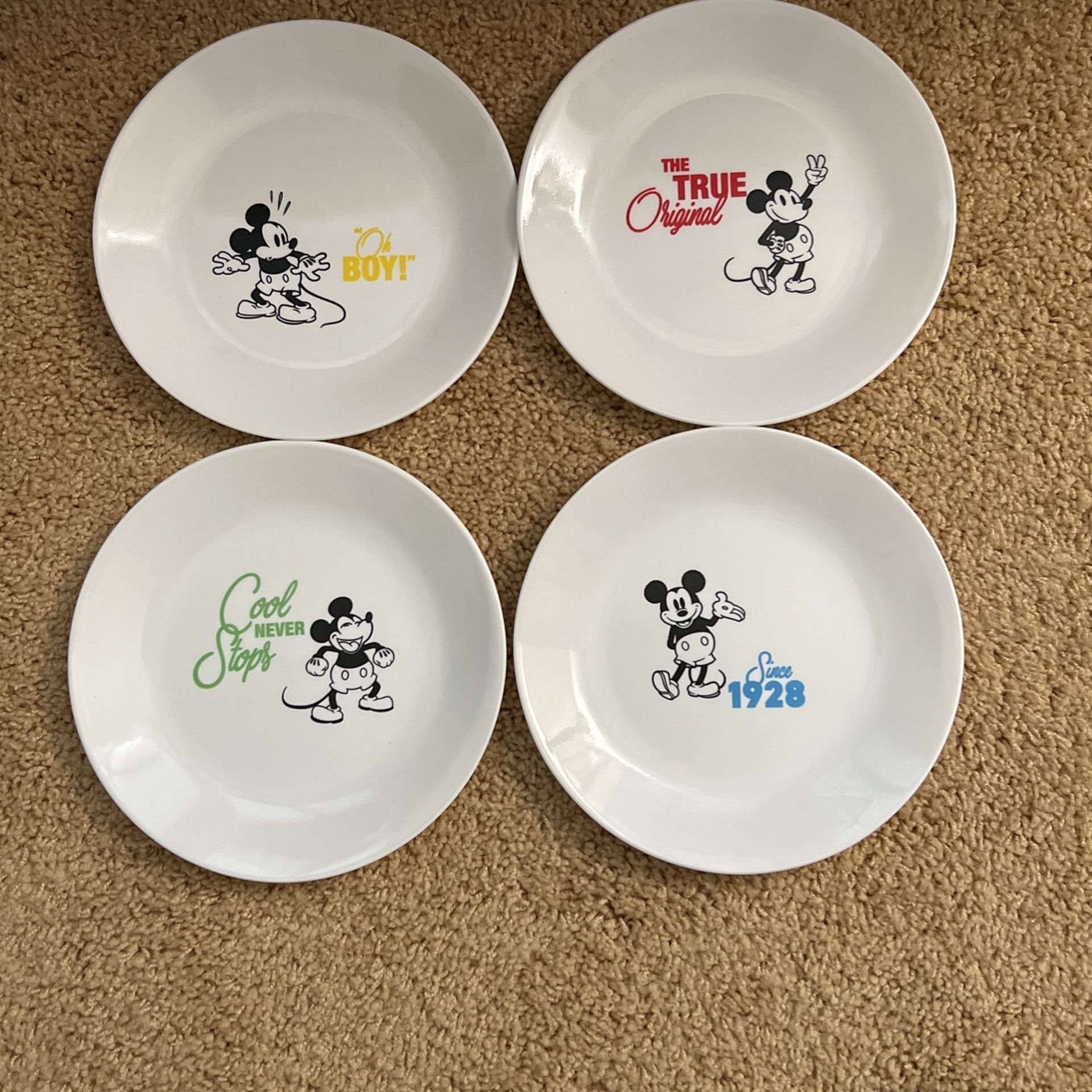 NEW!! Corelle Disney Plates 8 Inch
