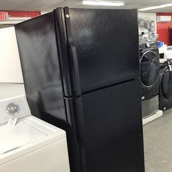 GE 18 Cu Ft Top And Bottom Fridge. 1 year Warranty 