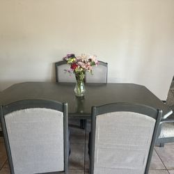 Dining room table 6 chairs