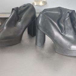 BLACK PLATFORM BOOTS