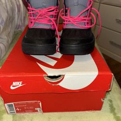 Nike Woodside 2 High (GS) Pink & Black – Size 4Y – Clean Condition 