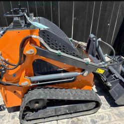 Landhero Mini Skid Steer 