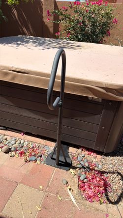 Hottub steps adjustable handrail