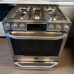 LG STUDIO 6.3 cu. ft. Gas Single Oven Slide-in Range with ProBake Convection