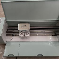 Set: Cricut Explore Air 2 and Cricut Easy Press 2