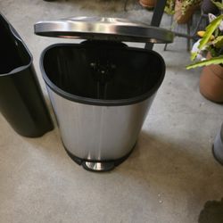 Trash Can ( Bote Para Basura)