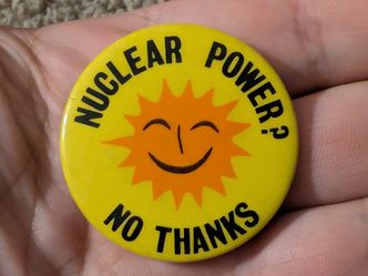 Vintage Nuclear Power ? No Thanks Hippie Protest 1-3/4" Pinback Button