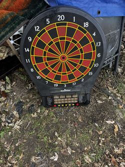 Play Darts As Pictured
