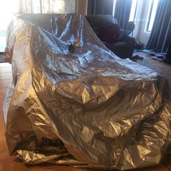 Protect Your SUV With This Practically Brand New  Reflective Cover