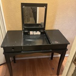 Black Vanity 