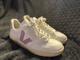 Veja Urca White and Lavender Sneakers Size W10/M8