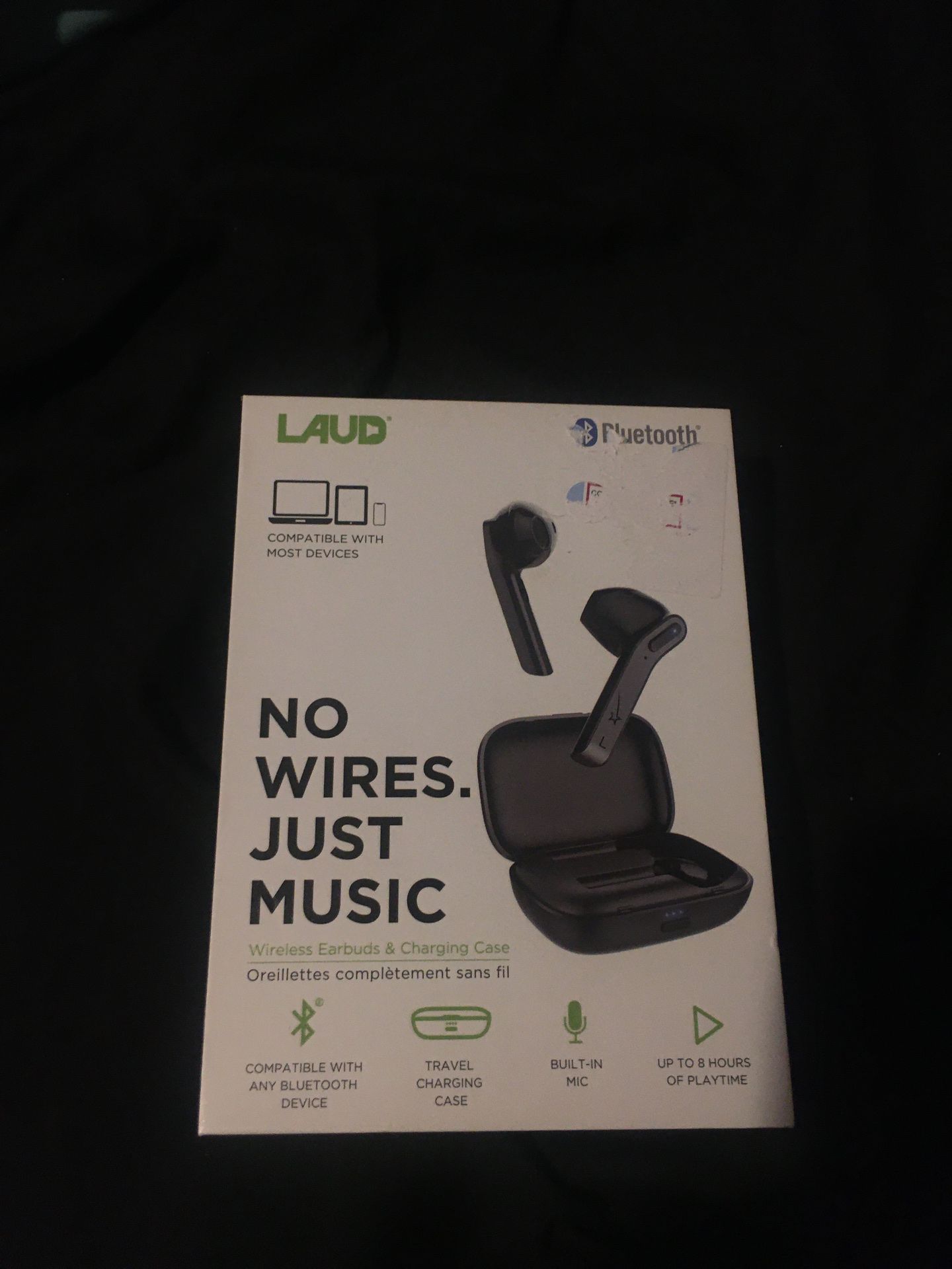 Wireless headphones laud w/charger and holding box
