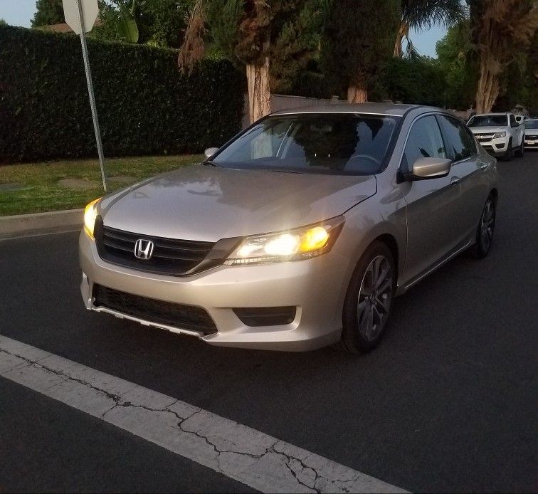Honda Accord Sport 4 Cylinder Gas Saver!