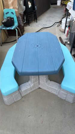 Kids table