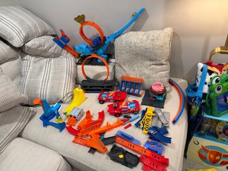 ALL 10 $ Hot Wheels Track & Playset Parts Lot – Cars, Tracks & Accessories