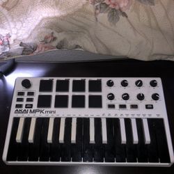 AKAI MIDI Keyboard 