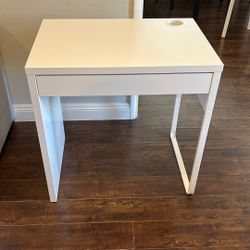 IKEA Micke Desk