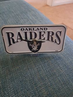 Vintage raiders small clock