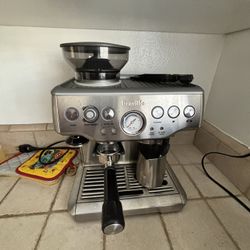 Breville Barista Express Espresso Machine. USED 