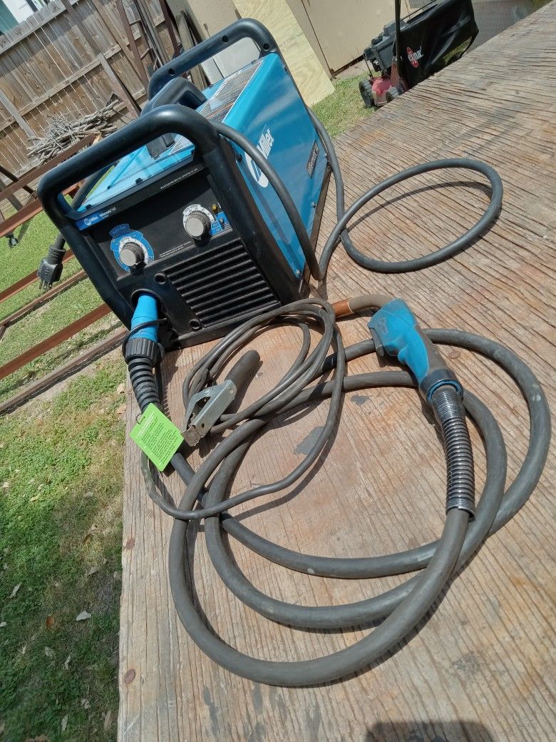 Welding Machine Millermatic 141 Almost New