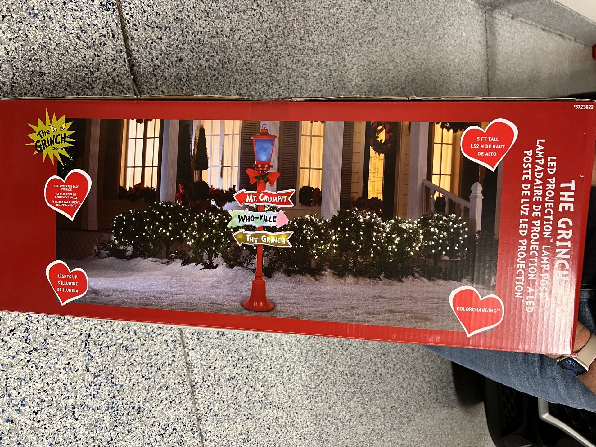 Grinch LED Projection lamppost Lowes Exclusive