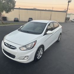 2013 Hyundai Accent V4 
