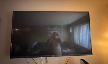 65 LG SMART TV come with rack
