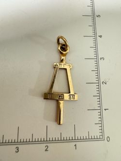 Vintage 10K Yellow Gold Tau Beta Pi Engineering Honor Society Key Pendant 2g