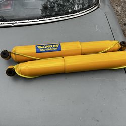 NEW Monroe OESpectrum Front Shocks (37130) – Fits Chevy/GMC 4WD