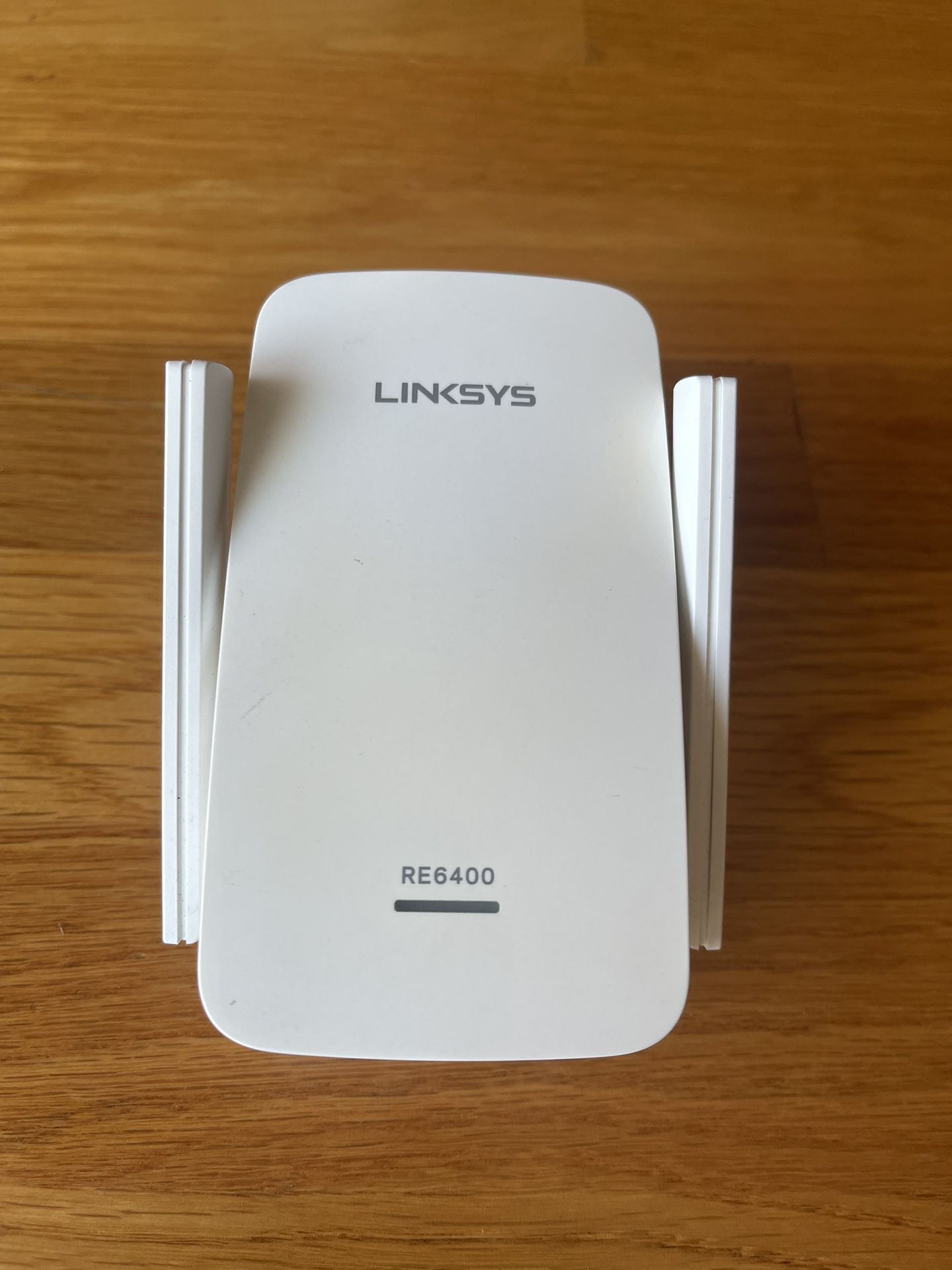 Linksys AC1200 Boost EX Dual-Band Wi-Fi Range Extender (RE6400)
