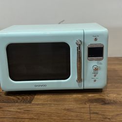 never been used microwave
