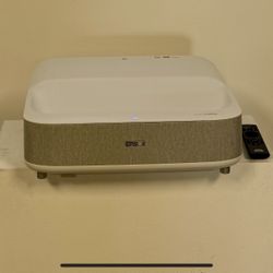 Epson EpiqVision Ultra LS300 (white) short throw projector